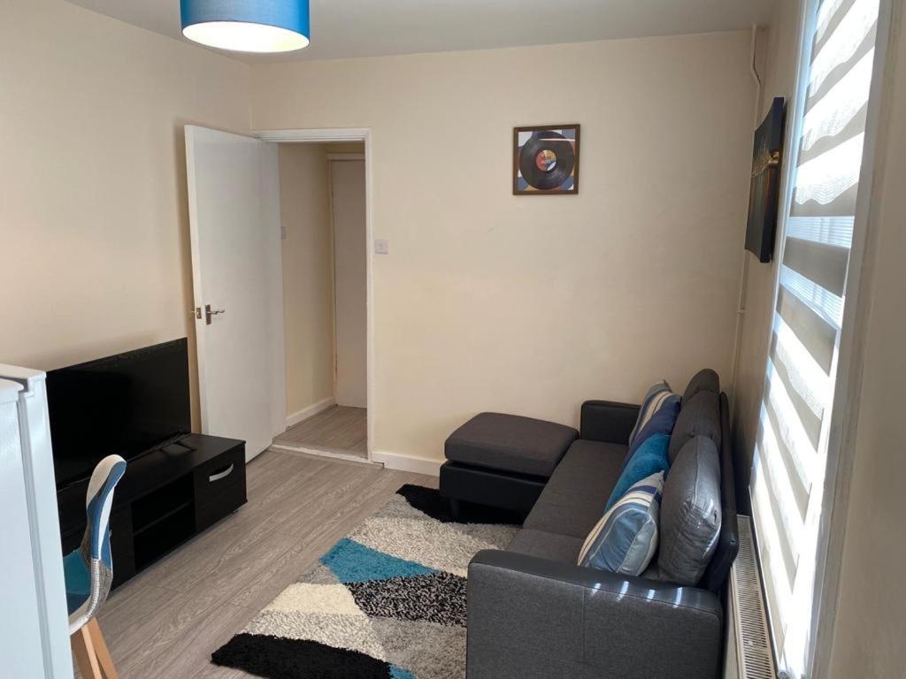 Excellent And Amazing Apartment With Private Parking Gillingham  Luaran gambar