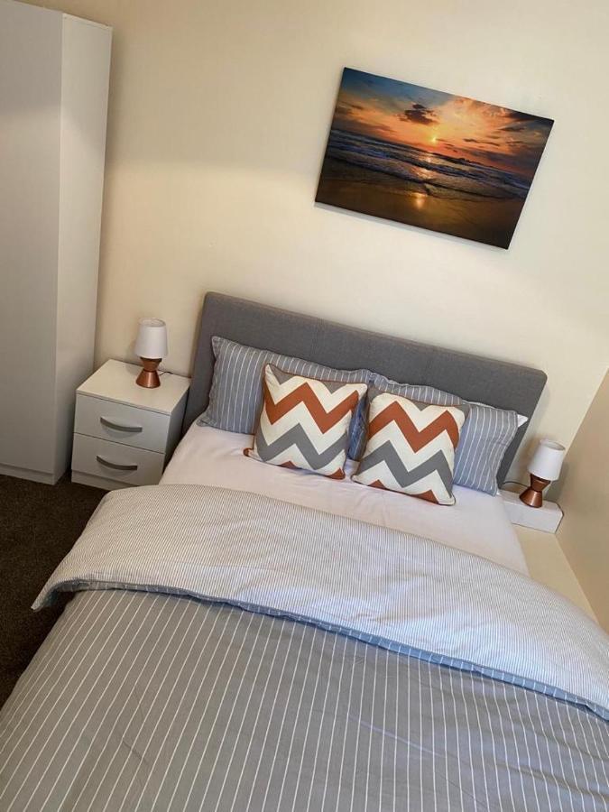 Excellent And Amazing Apartment With Private Parking Gillingham  Luaran gambar